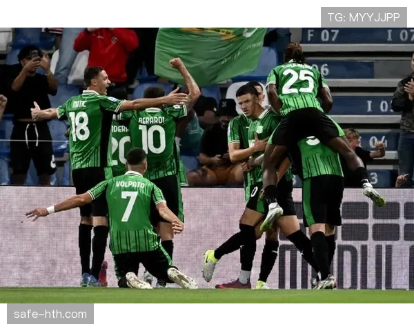 萨索洛球迷会组织车队远征,为客场作战的球队助威 萨索洛球迷会组织车队远征,为客场作战的球队助威